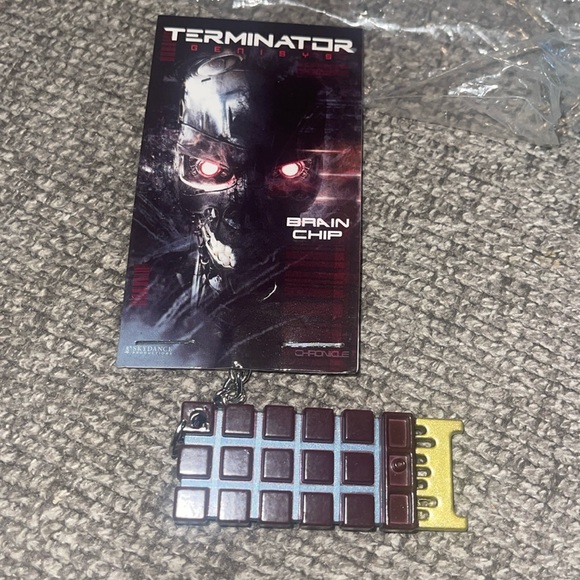 Terminator Genisys Brain Chip Keychain Loot Crate June 2015 - Picture 1 of 4